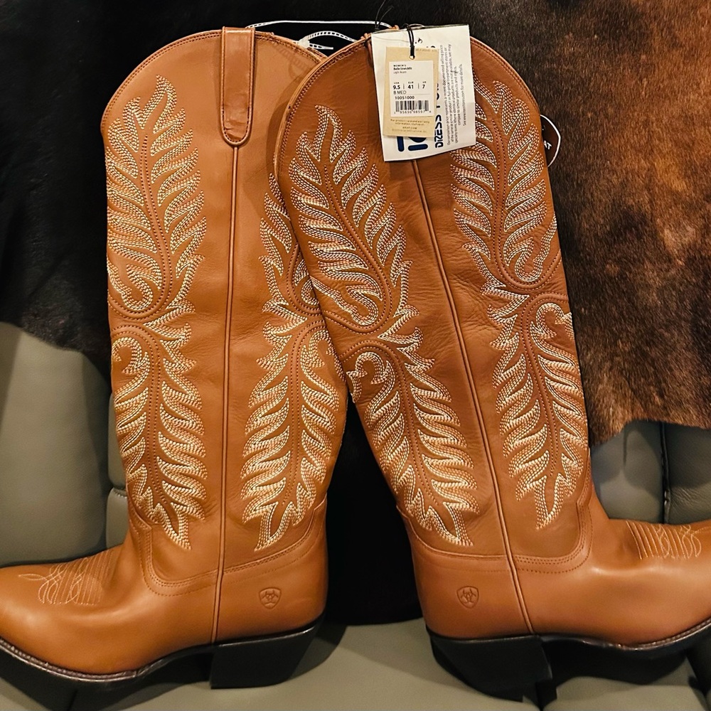 NWT Ariat Tan Brown Leather Western Boots